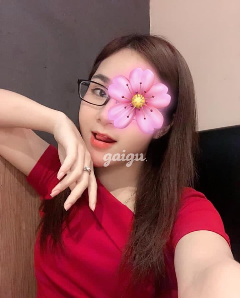 0ec4ebf13766a05d7272b98198f71f08abd3cfac - ❤️Quỳnh Quỳnh❤️ FACE CỰC XINH DÁNG MI NHON .BODY BỐC LỬA