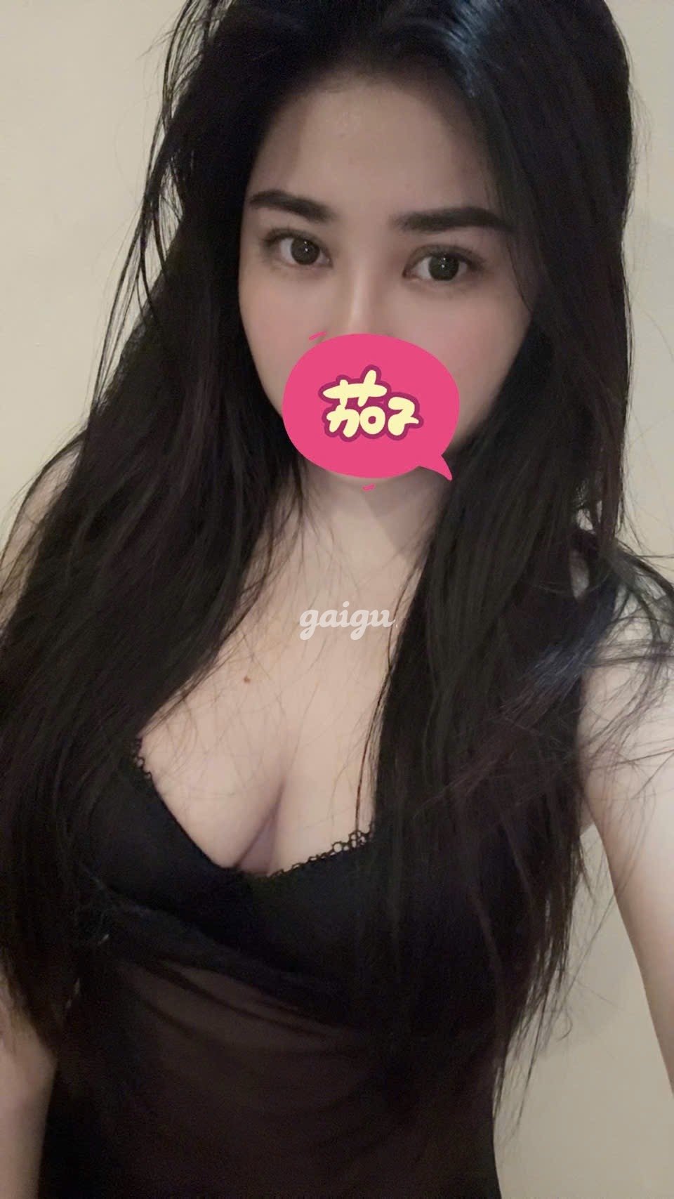 Linh Rin 2k1 CMND 2001 Mông to mặt xinh