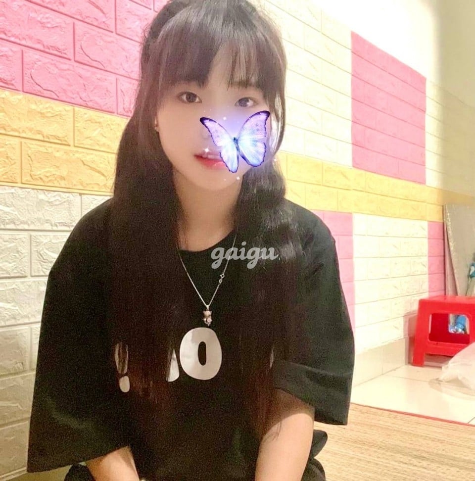 Tiểu Yến- bé hàng dể thương cute dâm đảng!!!