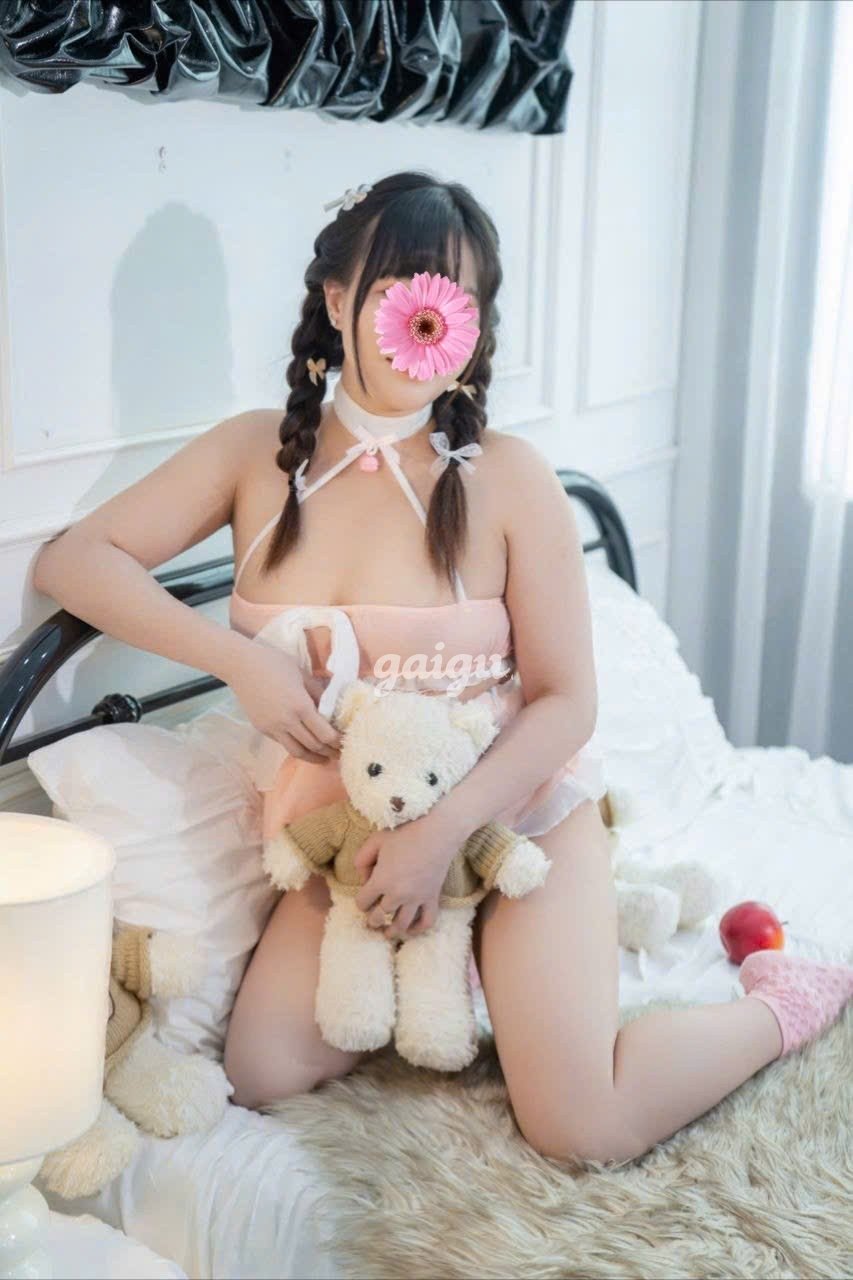 Khánh Ngọc_Nhiệt Tình Chiều Khách – Dịch Vụ Đầy Đủ – Gặp Là Phê – Quên Đường Về