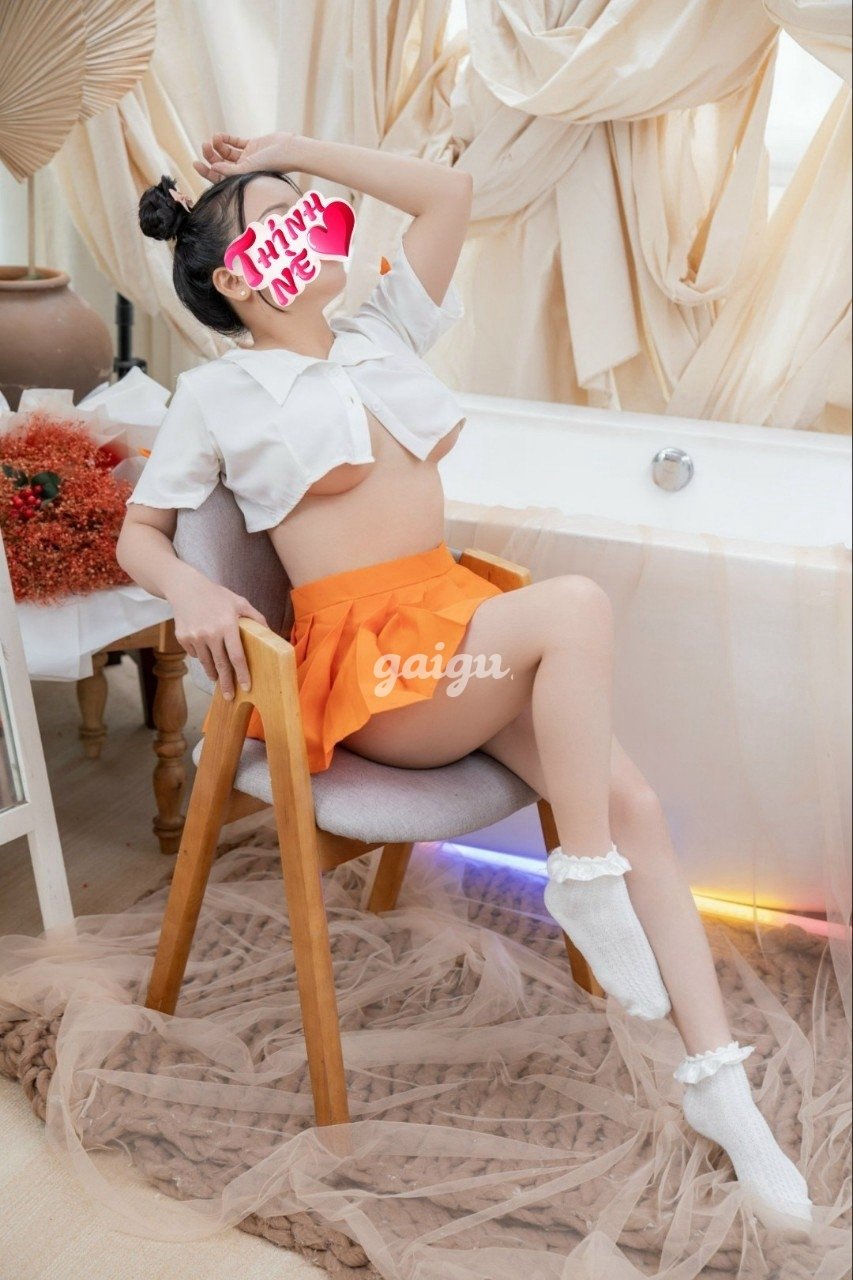 An An trẻ trung chiều khách làm tình như người yêu