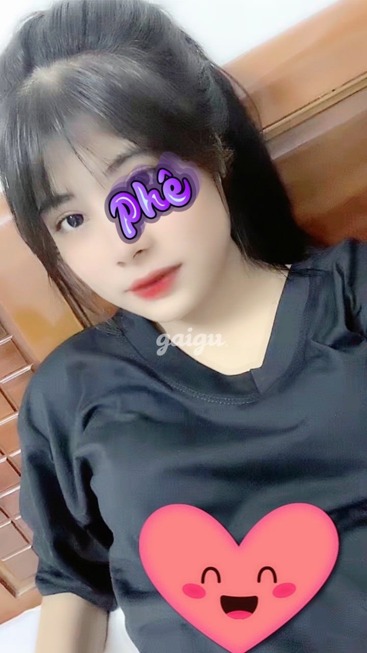 TIỂU NGỌC 2K4 HÀNG TÌNH CẢM SIÊU NGOAN CHIỀU KHÁCH ĐỦ KIỂU